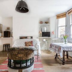 Отель Hampstead Haven 1BR Flat Лондон комната для гостей фото 4