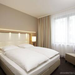 Отель Ramada Hotel Berlin-Alexanderplatz Германия, Берлин - отзывы, цены и фото номеров - забронировать отель Ramada Hotel Berlin-Alexanderplatz онлайн комната для гостей фото 2