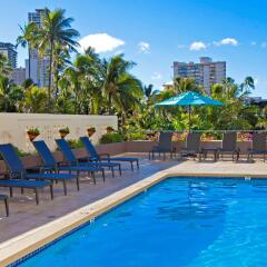 DoubleTree by Hilton Hotel Alana - Waikiki Beach бассейн