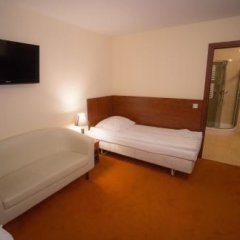 Gordon Hotel in Warsaw, Poland from 68$, photos, reviews - zenhotels.com guestroom photo 5