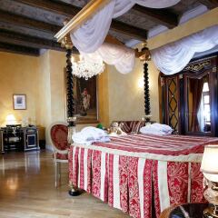Alchymist Grand Hotel & Spa сейф в номере