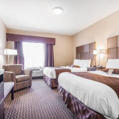 Comfort Suites Kelowna In Kelowna Canada From 121 Photos