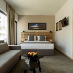 Отель Fos DownTown Suites Афины комната для гостей фото 7