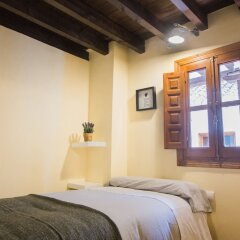 Отель Apartamentos Nahira Suites 3000 сейф в номере