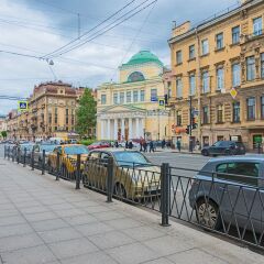 Апарт-отель на Марата 28 балкон