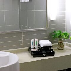 Отель Holiday Inn Express Chengdu Wuhou ванная фото 2