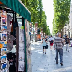 Отель Rue de Bassano by Onefinestay