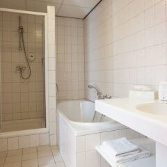 Hotel Restaurant De Oringer Marke in Odoorn, Netherlands from 85$, photos, reviews - zenhotels.com bathroom