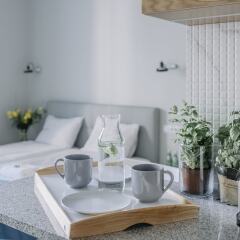 Отель APARTEL Plac Unii Lubelskiej Studio Польша, Варшава - отзывы, цены и фото номеров - забронировать отель APARTEL Plac Unii Lubelskiej Studio онлайн комната для гостей фото 2