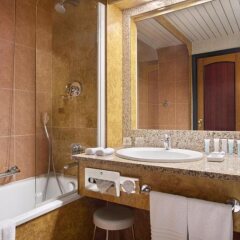 Отель RG Naxos Hotel Италия, Джардини Наксос - 3 отзыва об отеле, цены и фото номеров - забронировать отель RG Naxos Hotel онлайн ванная