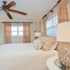 Отель Lido Beach Home 4 Bedrooms 4 Bathrooms Home комната для гостей