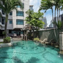Отель DoubleTree by Hilton Bangkok Ploenchit Бангкок бассейн