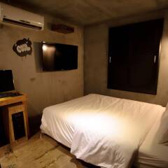 Отель Atti Guesthouse сейф в номере