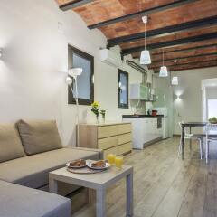 Апартаменты Fira Centric Apartments Барселона комната для гостей фото 5