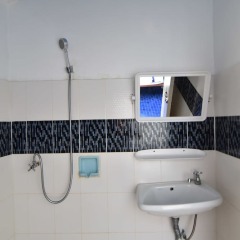 Отель Prasuri Guest House ванная фото 2