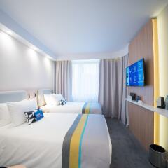 Гостиница Holiday Inn Express Moscow - Baumanskaya в Москве 1 отзыв об отеле, цены и фото номеров - забронировать гостиницу Holiday Inn Express Moscow - Baumanskaya онлайн Москва комната для гостей фото 3
