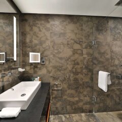 Hilton Riyadh Hotel & Residences ванная
