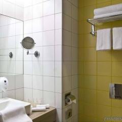 Отель Park Inn by Radisson Budapest ванная