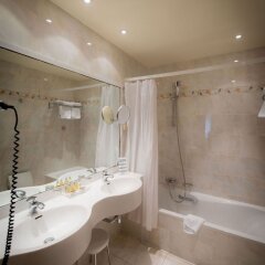Отель Aragon Hotel Бельгия, Брюгге - 4 отзыва об отеле, цены и фото номеров - забронировать отель Aragon Hotel онлайн сауна