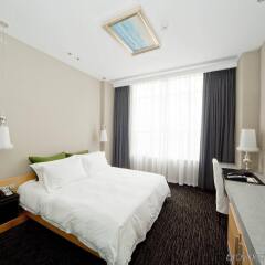 Отель Royal Tulip Luxury Hotels Carat - Guangzhou Китай, Гуанчжоу - 2 отзыва об отеле, цены и фото номеров - забронировать отель Royal Tulip Luxury Hotels Carat - Guangzhou онлайн комната для гостей