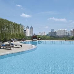 New World Shanghai Hotel Шанхай бассейн