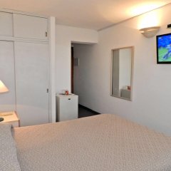 Hotel Tres Cruces in Montevideo, Uruguay from 75$, photos, reviews - zenhotels.com guestroom