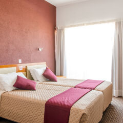 Kings Hotel комната для гостей