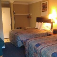 Отель Rodeway Inn Culver City сейф в номере