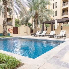 Отель Dream Inn Dubai - Old Town Miska бассейн