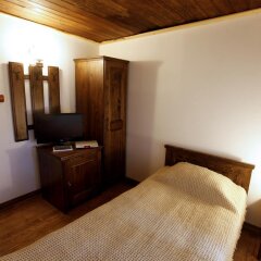 Отель Zlatna Oresha Guest House Болгария, Сливен - отзывы, цены и фото номеров - забронировать отель Zlatna Oresha Guest House онлайн комната для гостей фото 5