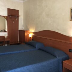 Hotel Aurora сейф в номере