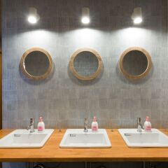 Отель 81's Inn Nakasu Фукуока ванная фото 2