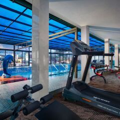 Freesia Hotel фитнесс-зал