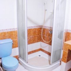 Hotel Yulia in Gorontalo, Indonesia from 18$, photos, reviews - zenhotels.com bathroom photo 2