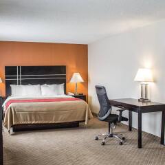 Отель Comfort Inn North Conference Center комната для гостей фото 3
