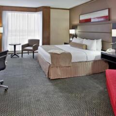 Отель Crowne Plaza Gatineau-Ottawa Канада, Гатино - отзывы, цены и фото номеров - забронировать отель Crowne Plaza Gatineau-Ottawa онлайн удобства в номере