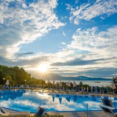 Hotel Belvedere Манерба-дель-Гарда бассейн фото 2