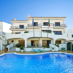 Отель Cheerfulway Bertolina Mansion бассейн
