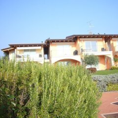 Отель Montecolo Resort Манерба-дель-Гарда