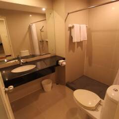 The Royal Bee Apart Hotel Бангкок фото 3