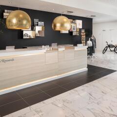 Отель INNSIDE by Meliá Hamburg Hafen интерьер отеля