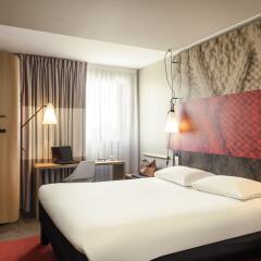 Отель Ibis Genève Centre Gare Швейцария, Женева - 1 отзыв об отеле, цены и фото номеров - забронировать отель Ibis Genève Centre Gare онлайн комната для гостей фото 3