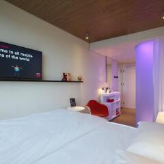 Отель citizenM Tower of London комната для гостей