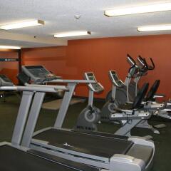 Отель Hampton Inn Newark Airport США, Элизабет - отзывы, цены и фото номеров - забронировать отель Hampton Inn Newark Airport онлайн фитнесс-зал фото 4