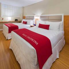 Отель The Strathcona Hotel Канада, Торонто - отзывы, цены и фото номеров - забронировать отель The Strathcona Hotel онлайн комната для гостей