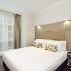 Отель Clarion Suites Gateway комната для гостей