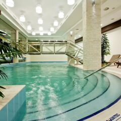Earth and People Hotel & Spa бассейн