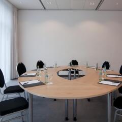 Отель Holiday Inn Berlin City-West