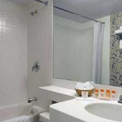 Howard Johnson by Wyndham Mystic in Mystic, United States of America from 162$, photos, reviews - zenhotels.com bathroom photo 2