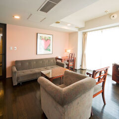 Отель Residential Suites Fukuoka Фукуока комната для гостей фото 5